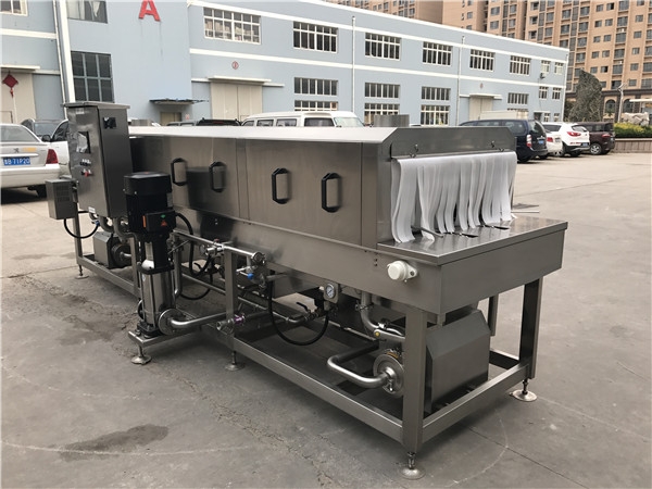 果蔬周轉(zhuǎn)筐清洗機，采用304不銹鋼，易拆裝